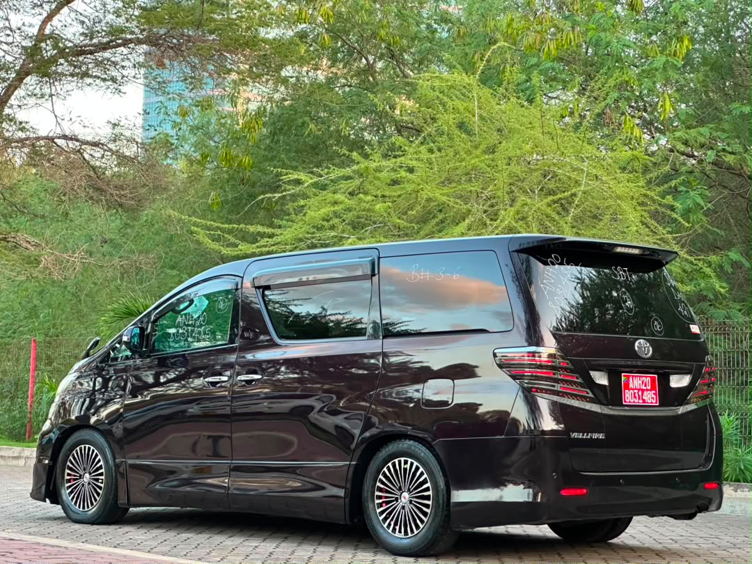 TOYOTA VELLFIRE thumbnail 8